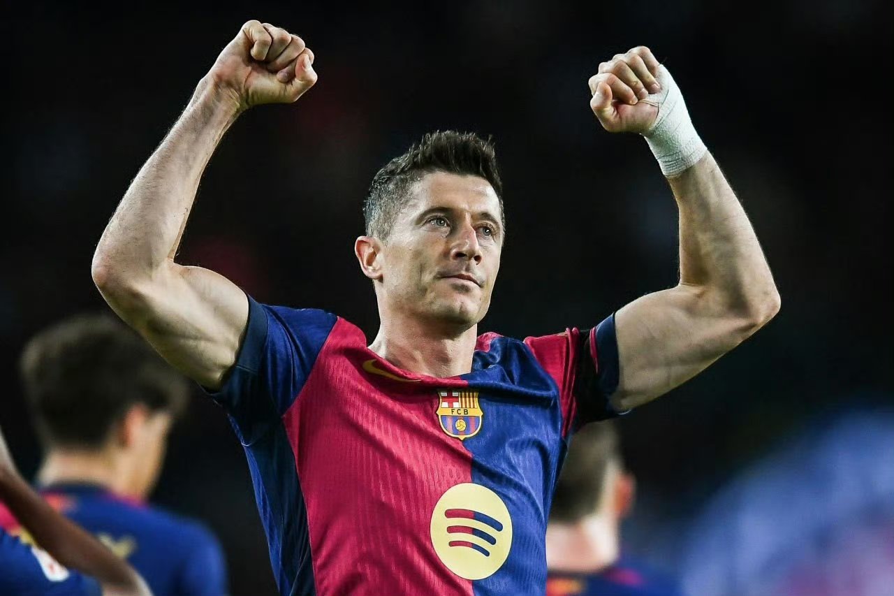 开云体育平台APP-乌拉圭完胜那不勒斯，莱万惊艳四座